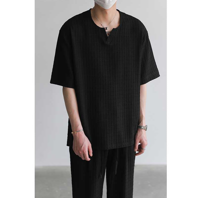 Loose V-neck T-shirt